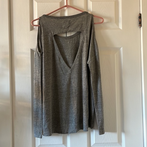 Chaser cold shoulder back cutout long sleeve tee - Picture 6 of 7